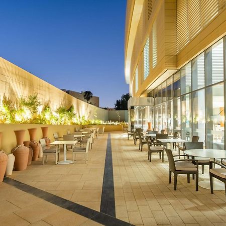 Radisson Blu Hotel & Residence, Riyadh Diplomatic Quarter Buitenkant foto