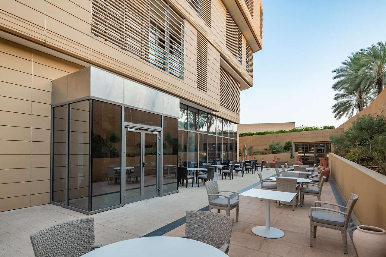 Radisson Blu Hotel & Residence, Riyadh Diplomatic Quarter Buitenkant foto