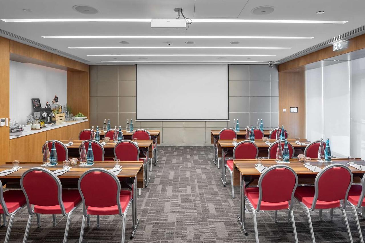 Radisson Blu Hotel & Residence, Riyadh Diplomatic Quarter Buitenkant foto