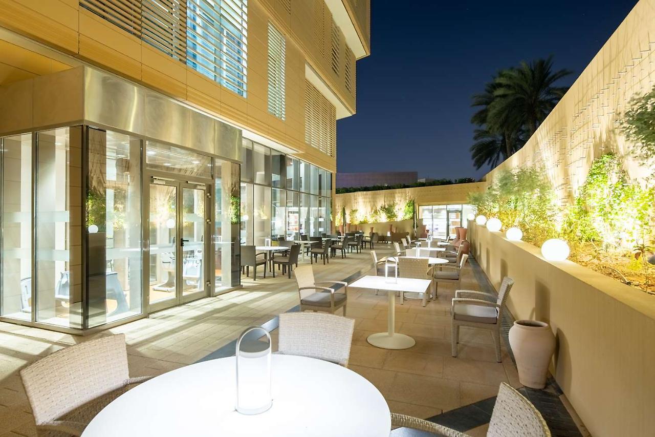 Radisson Blu Hotel & Residence, Riyadh Diplomatic Quarter Buitenkant foto