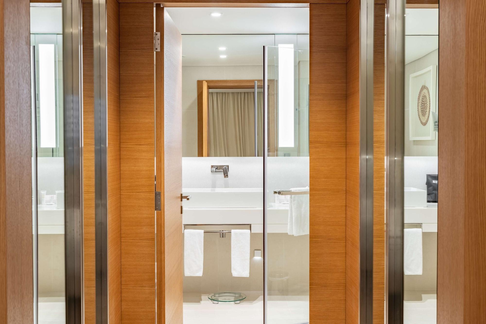 Radisson Blu Hotel & Residence, Riyadh Diplomatic Quarter Buitenkant foto