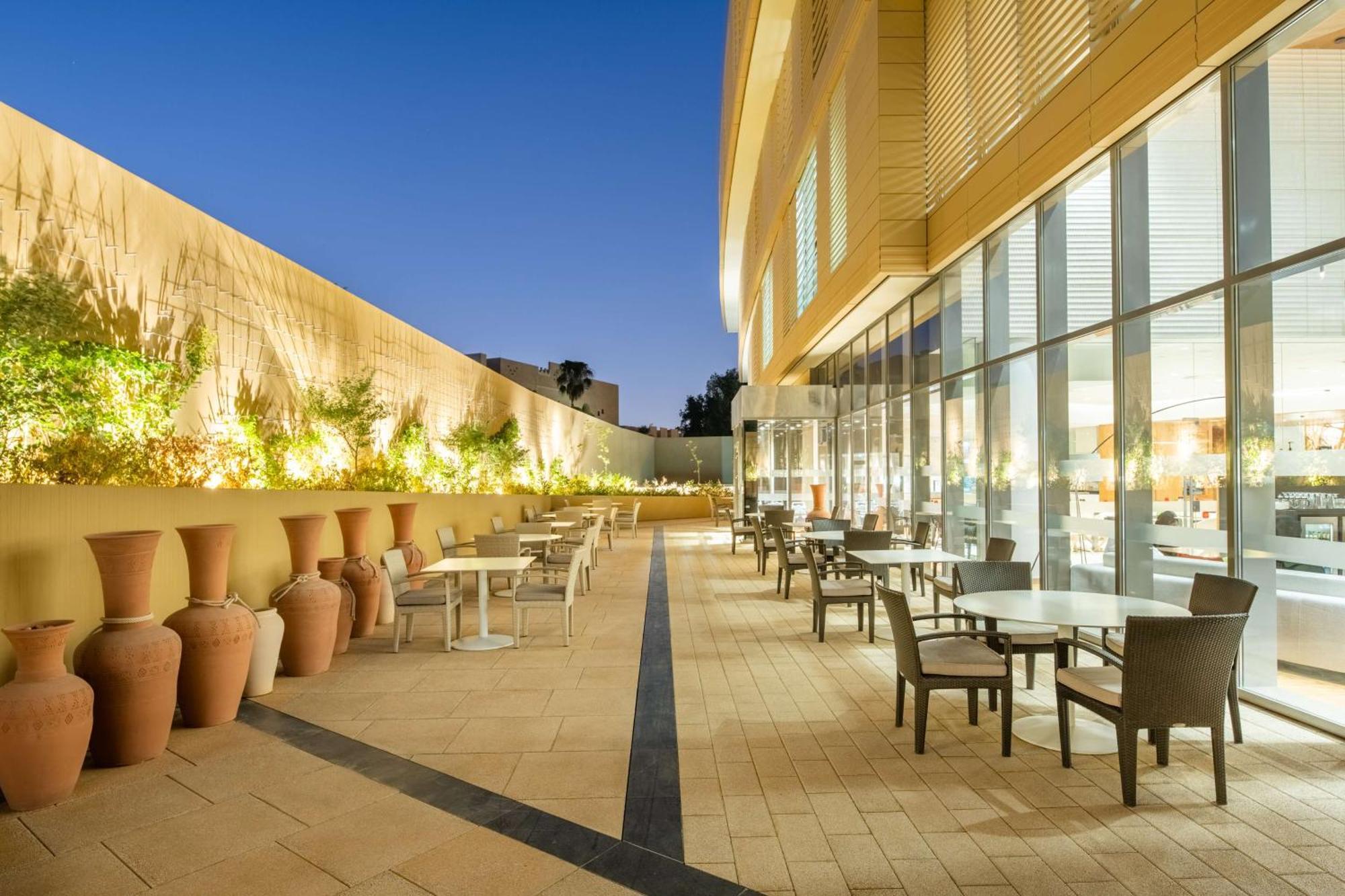 Radisson Blu Hotel & Residence, Riyadh Diplomatic Quarter Buitenkant foto