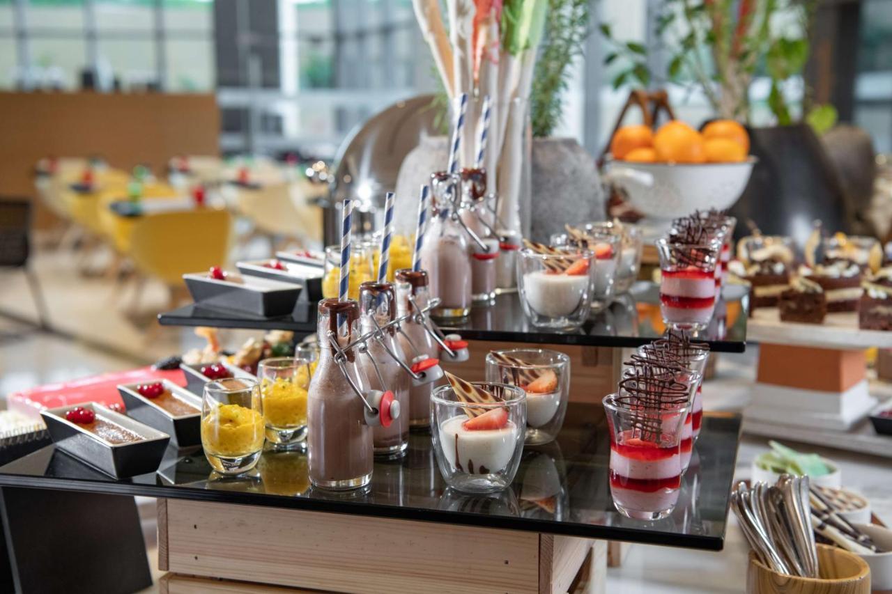 Radisson Blu Hotel & Residence, Riyadh Diplomatic Quarter Buitenkant foto